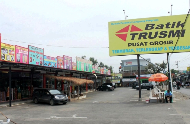 Tempat Wisata Cirebon - Kampung Batik Trusmi